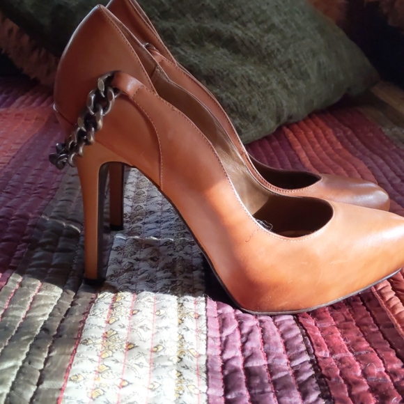 Fergie heels - Picture 3 of 3